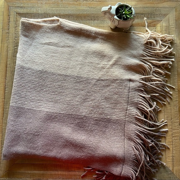 PERFECT FOR FALL 🍂 Gentle Fawn one size fits all sweater/poncho - Picture 3 of 5